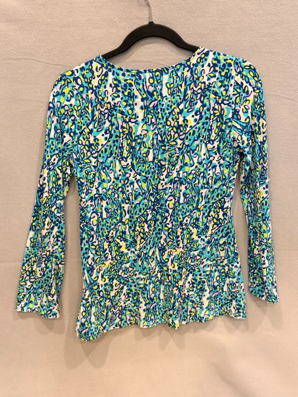 Lilly Pulitzer Printed Pima Cotton Top XS Blue Green Pink Coastal Preppy - Picture 5 of 7